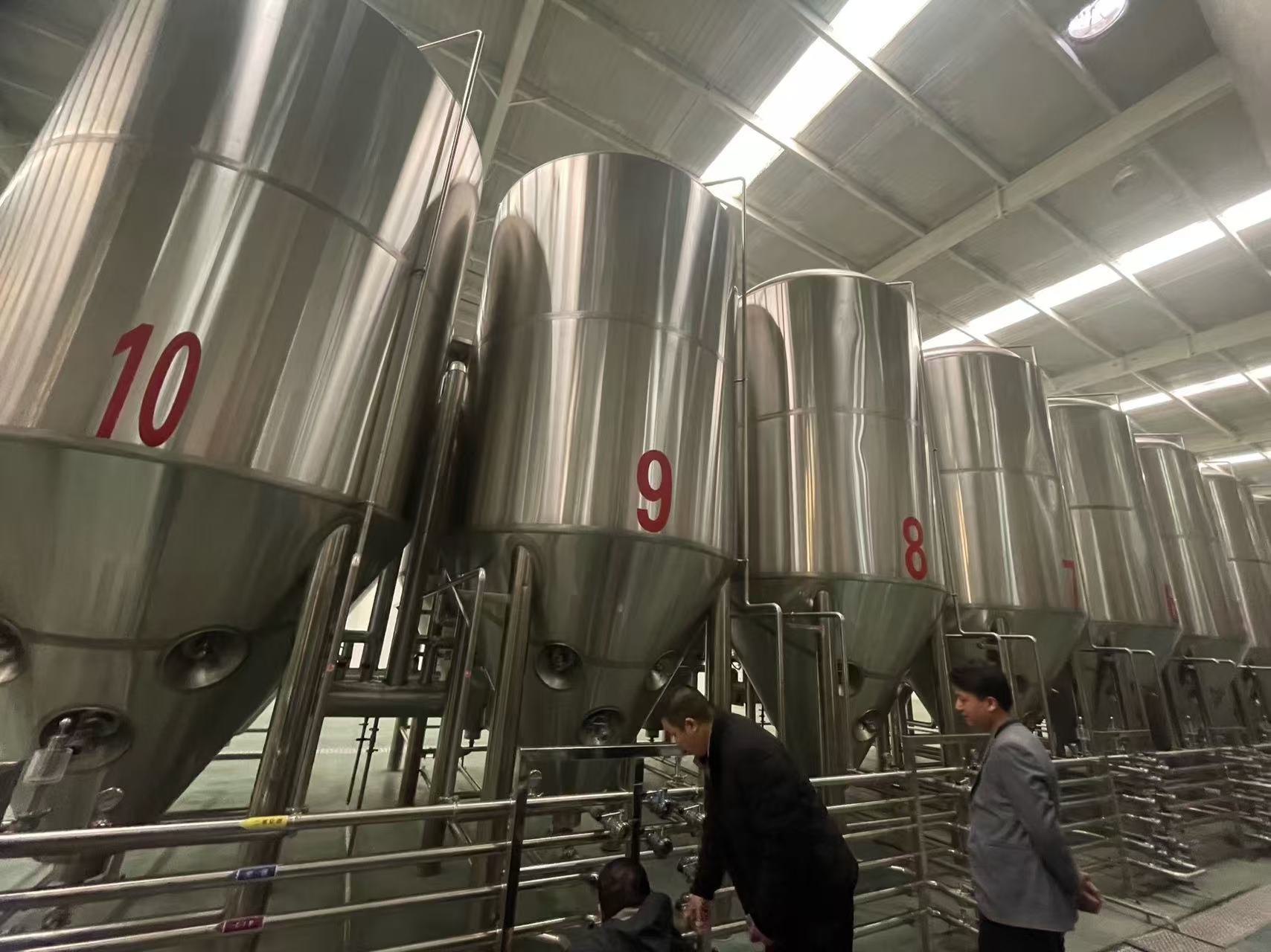 桑珠孜精酿啤酒设备厂—平面布置、设备设计、制造、调试、培训等一条龙服务